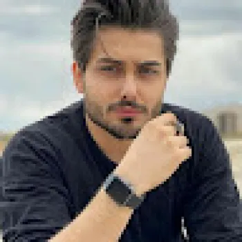 علي حسين